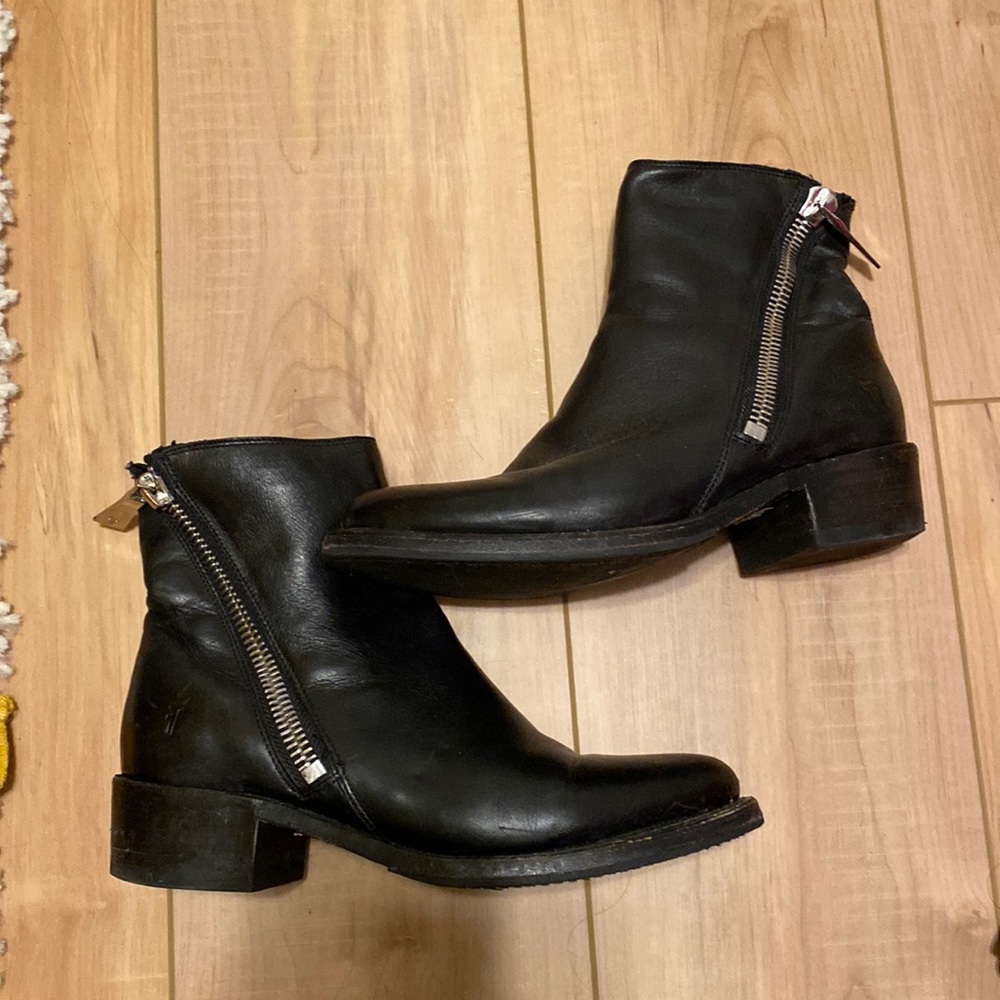 Frye zipper boots size 7 - Picture 1 of 4
